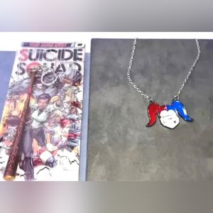 "THE PUDDIN' SPECIAL!" HARLEY QUIIN NECKLACE & KEYCHAIN GIFT SET BRAND NEW!